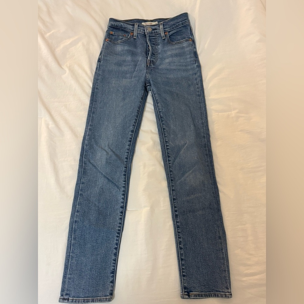 Levi’s Wedgie Straight. No longer fit but were comfortable and great quality!